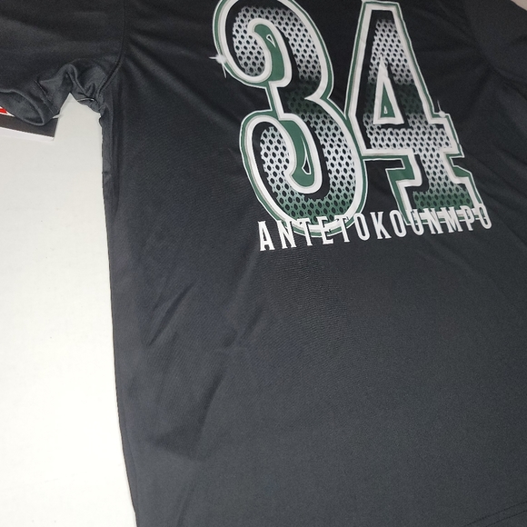 Milwaukee Bucks Giannis Antetokounmpo NBA T-Shirt Size Men's XL NWT. - Picture 2 of 7